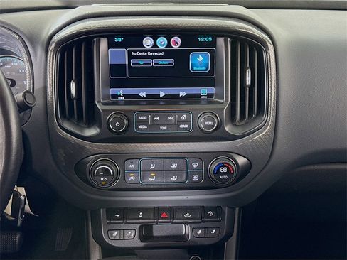 Used 2015 Chevrolet Colorado Z71 image 15