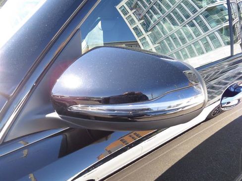 Used 2024 Mercedes-Benz EQB 300 4MATIC image 26