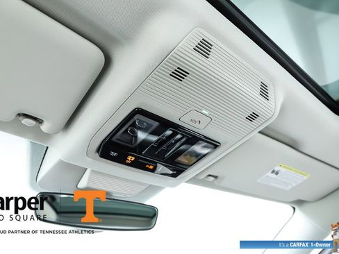Used 2025 Volkswagen Tiguan SE w/ Panoramic Sunroof Package AWD/4WD image 26