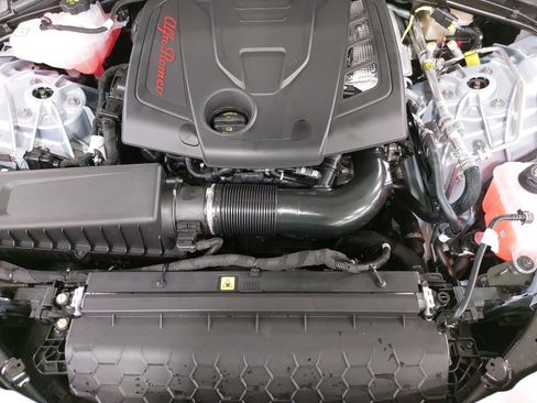 New 2025 Alfa Romeo Giulia w/ Veloce Package Rwd image 31