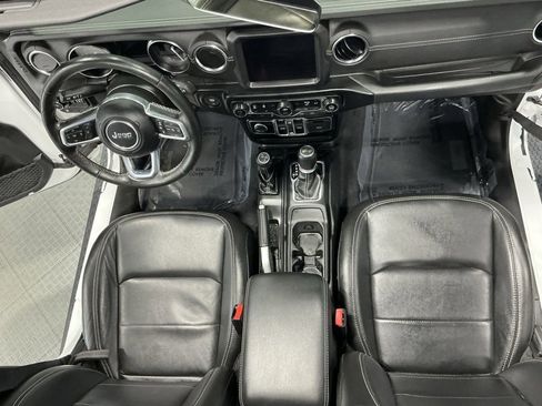 Used 2022 Jeep Wrangler Unlimited Sahara w/ Cold Weather Group image 24