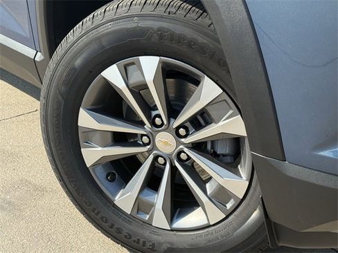 New 2026 Chevrolet Equinox LT w/ Convenience Package II image 9