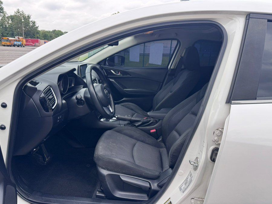 Used 2016 MAZDA MAZDA3 i Touring w/ Popular Equipment Package FWD image 11