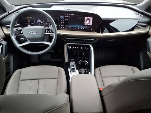 Used 2025 Audi Q5 Premium Plus w/ Premium Plus image 10