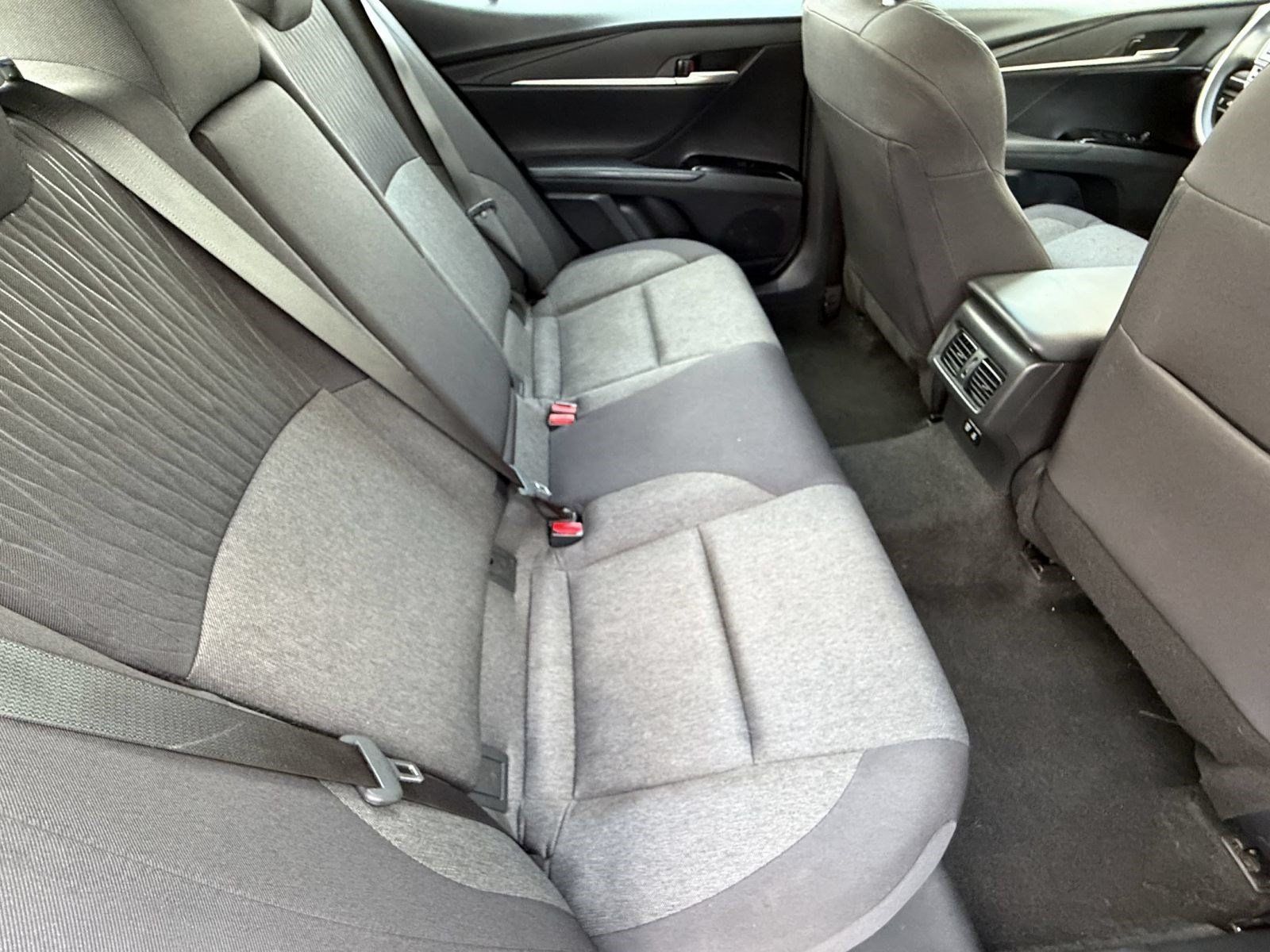Used 2025 Toyota Camry LE FWD image 34