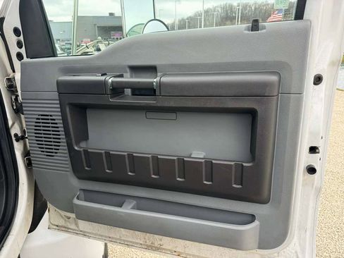 Used 2015 Ford F650 2WD Regular Cab Super Duty image 19