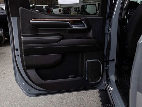 Used 2024 GMC Sierra 1500 Elevation w/ LPO, Elevation Black Package image 13