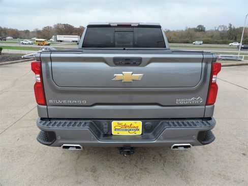 Used 2021 Chevrolet Silverado 1500 High Country w/ Safety Package II image 6