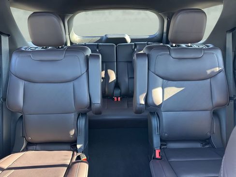Used 2025 Ford Explorer Platinum image 13