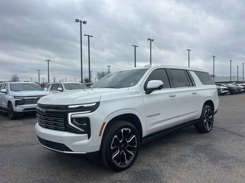 Certified 2025 Chevrolet Suburban High Country image 7