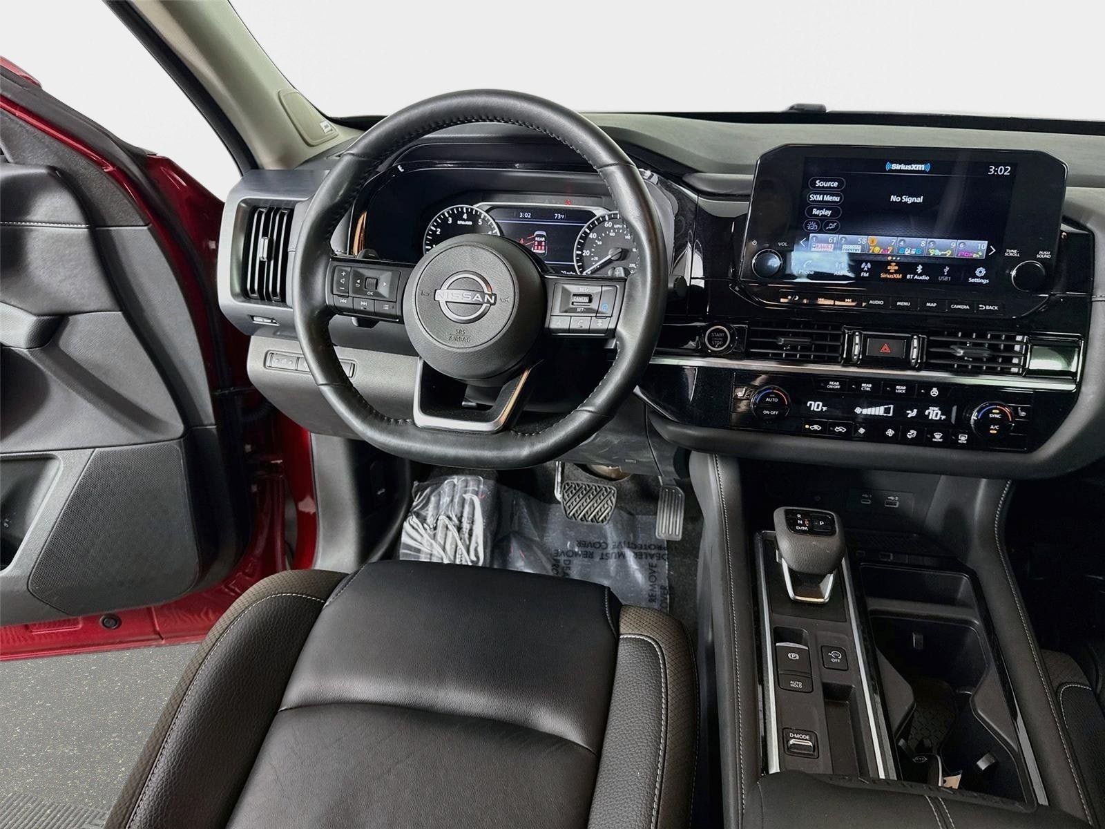 Used 2024 Nissan Pathfinder SL w/ SL Premium Package FWD image 24