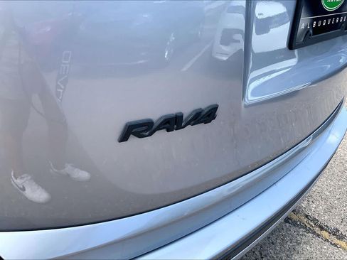 Used 2018 Toyota RAV4 XLE FWD image 29