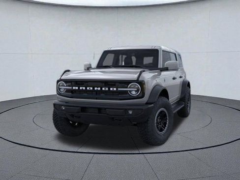 New 2026 Ford Bronco Outer Banks w/ Sasquatch Package AWD/4WD image 2