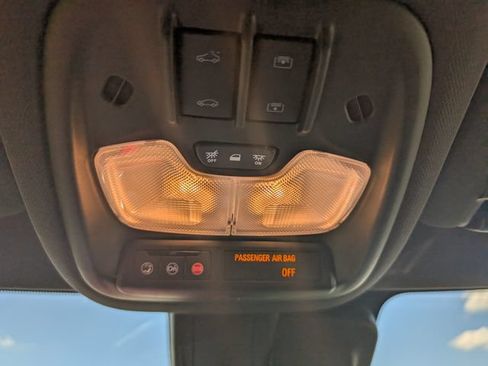 Used 2023 Chevrolet TrailBlazer ACTIV w/ Sun and Liftgate Package AWD/4WD image 20