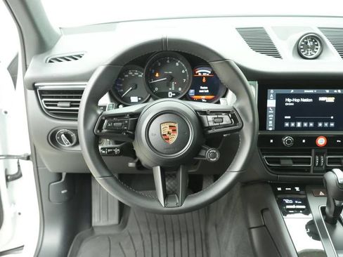 Certified 2026 Porsche Macan AWD/4WD image 13