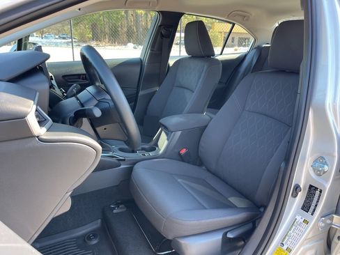 Used 2025 Toyota Corolla LE image 20