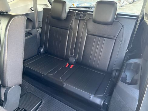 Used 2024 Volkswagen Tiguan SE w/ MDO Package, Three-Row FWD image 20