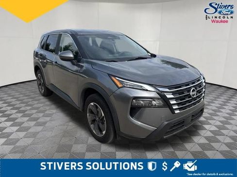 Used 2024 Nissan Rogue SV FWD image 3