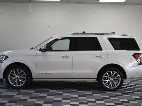 Used 2019 Ford Expedition Platinum image 2