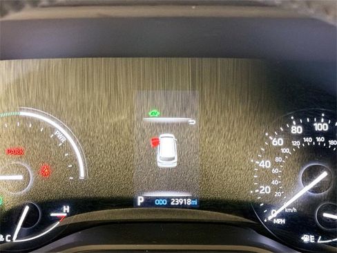 Certified 2024 Toyota Sienna XLE image 9