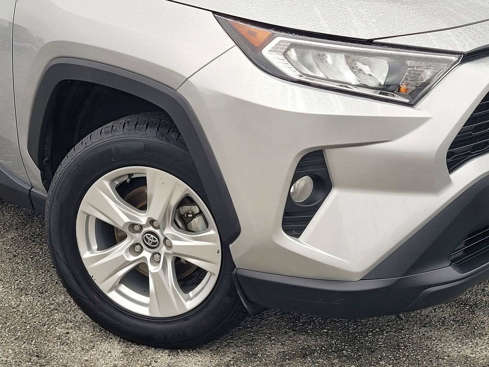 Used 2021 Toyota RAV4 XLE w/ Convenience Package AWD/4WD image 9