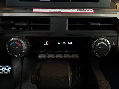 Used 2024 Toyota Tacoma TRD Sport RWD image 30