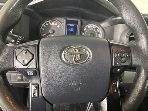 Used 2019 Toyota Tacoma SR image 12