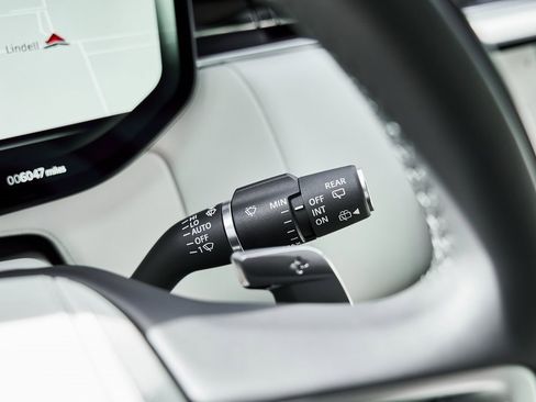 Used 2024 Land Rover Range Rover Long Wheelbase SE image 70