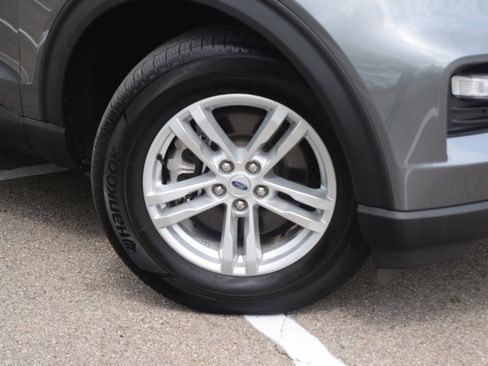 Used 2023 Ford Explorer XLT w/ Equipment Group 202A image 30