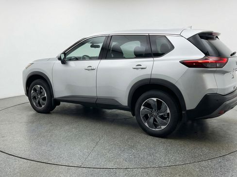 Used 2025 Nissan Rogue SV FWD image 6