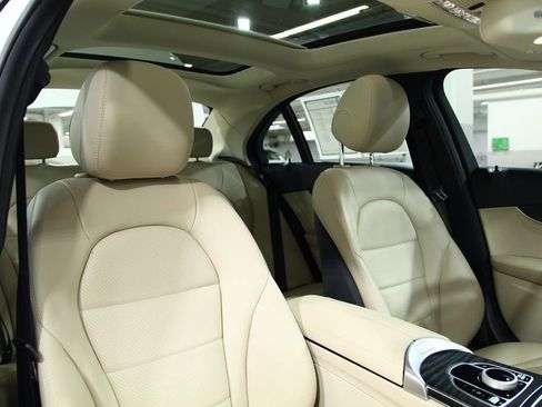 Used 2017 Mercedes-Benz C 300 4MATIC Sedan image 24