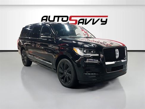 Used 2023 Lincoln Navigator L Reserve image 1