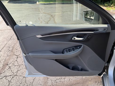 Used 2018 Chevrolet Impala LT w/ LT Convenience Package FWD image 16