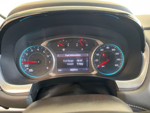 Used 2021 Chevrolet Traverse LT image 8