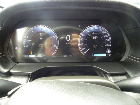 Used 2023 Jeep Grand Cherokee Limited w/ Black Appearance Package AWD/4WD image 10