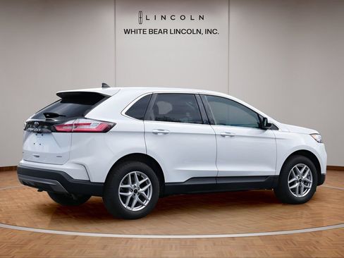 Used 2024 Ford Edge SEL w/ Convenience Package AWD/4WD image 5