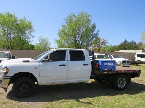 Used 2019 RAM 3500 Tradesman w/ Chrome Appearance Group AWD/4WD image 11