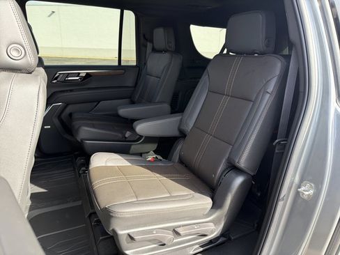 New 2026 Chevrolet Suburban High Country image 26