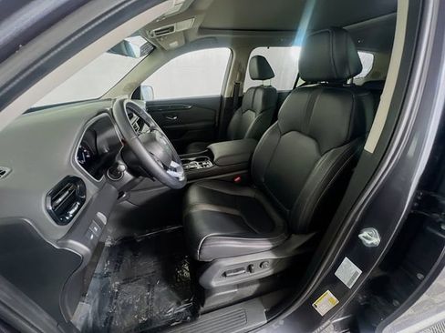 Certified 2023 Honda Pilot Touring image 10