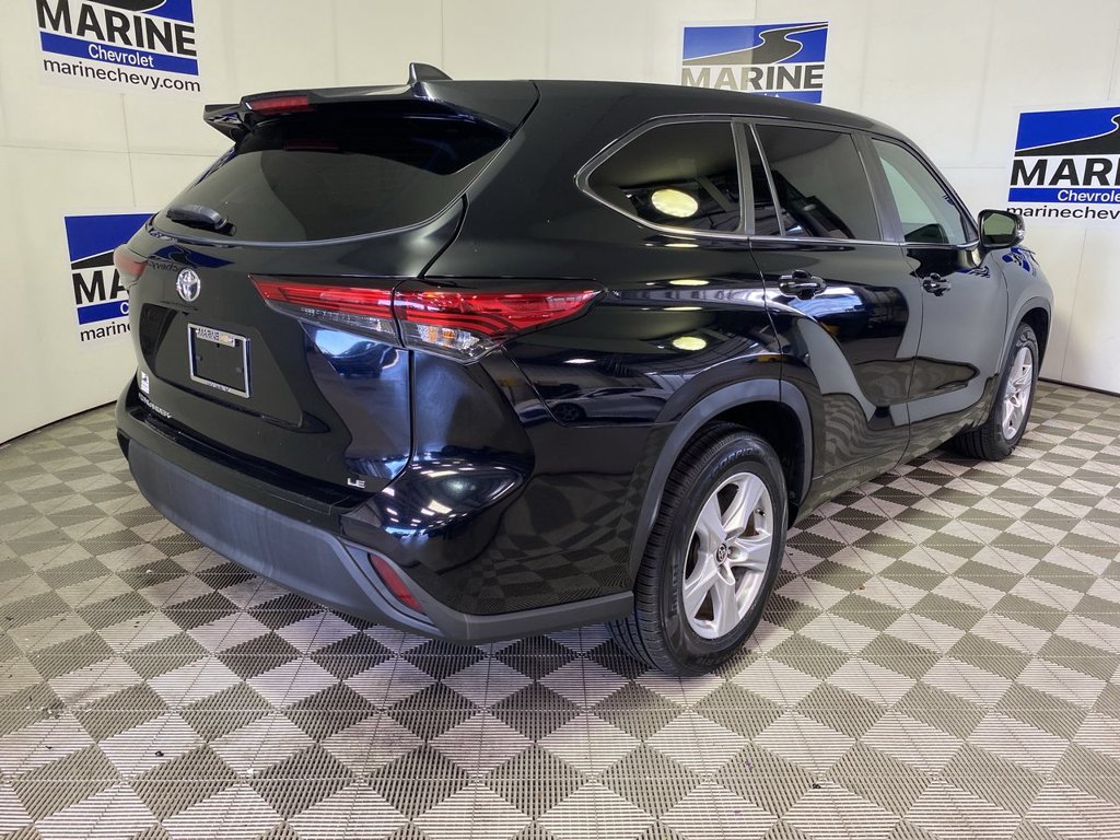 Used 2023 Toyota Highlander LE FWD image 13