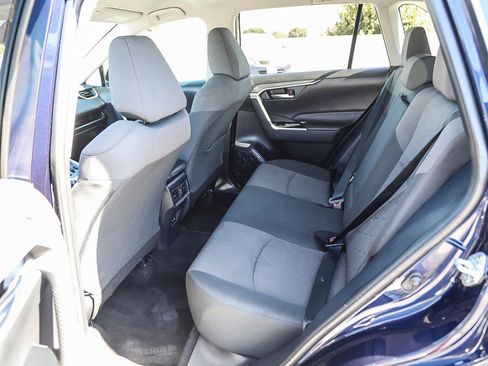 Certified 2021 Toyota RAV4 XLE w/ Carpet Mat Package (TMS) FWD image 19