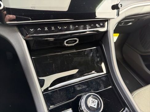 New 2026 Jeep Grand Cherokee Altitude AWD/4WD image 19