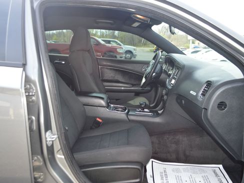 Used 2012 Dodge Charger SE w/ Sport Appearance Group image 25