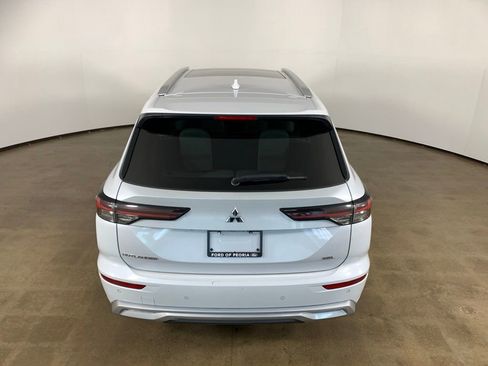 Used 2025 Mitsubishi Outlander SEL FWD image 11
