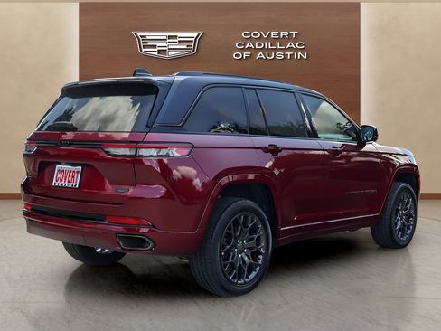 Used 2025 Jeep Grand Cherokee Summit AWD/4WD image 4