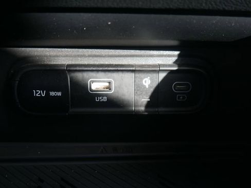 Used 2025 Kia Sportage SX image 30