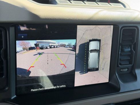 Used 2022 Ford Bronco Wildtrak image 4