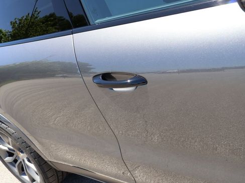 Certified 2024 Porsche Cayenne S AWD/4WD image 16