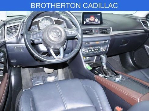 Used 2018 MAZDA MAZDA3 Touring FWD image 25