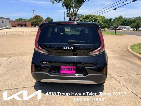 Certified 2025 Kia Soul LX w/ LX Technology Package FWD image 8
